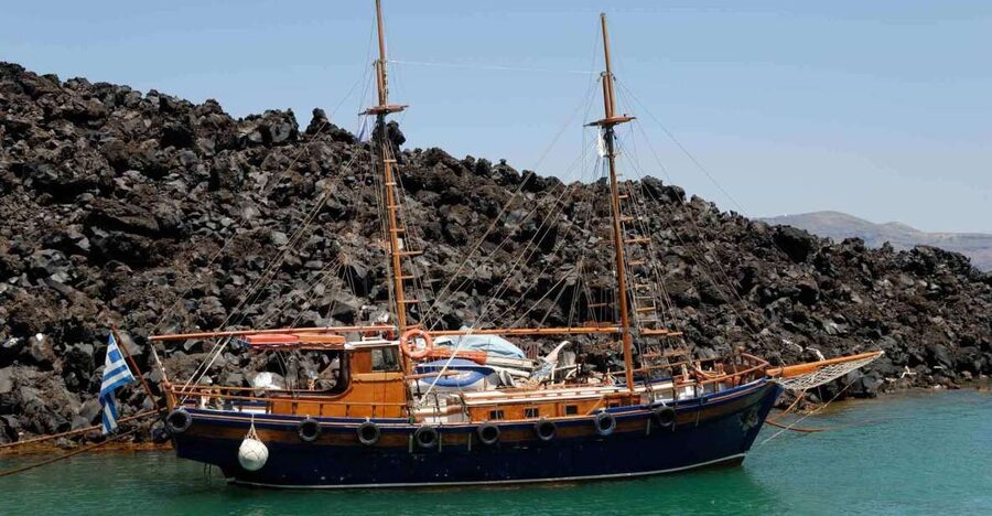 Santorini Caldera: Sunset Cruise with Dinner - The transport details that matter