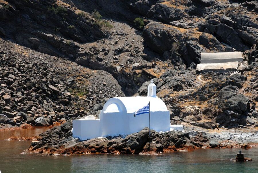 Santorini Caldera: Sunset Cruise with Dinner - Getting from your hotel to Athinios Port