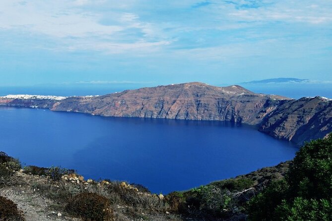 Santorini Caldera Walk Hiking Experience Fira-Oia - What the Guide Adds to the Walk