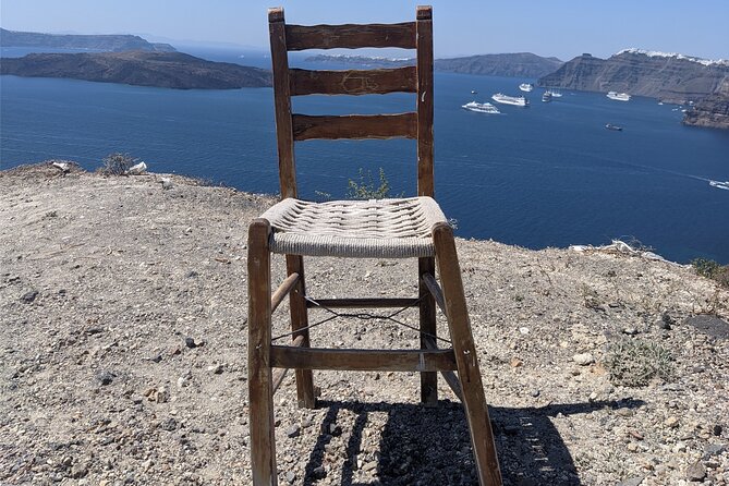 Santorini Classic Highlights and Sightseeing Private Tour - Akrotiri, Red Beach, and the lighthouse photo stop