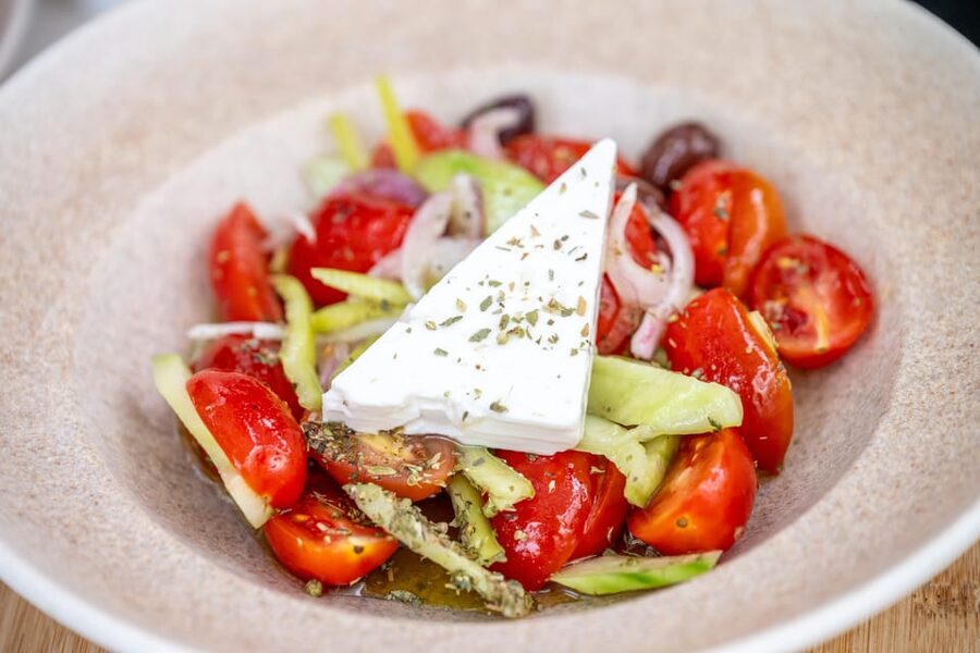 Santorini: Cooking Class with Lunch and Wine Tasting - The beach setting is part of the meal
