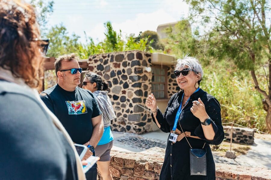 Santorini: Experience Akrotiri with a Licensed Tour Guide - Meeting Georgia at the archaeological entrance