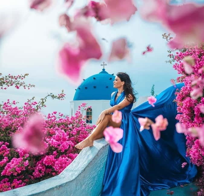 Santorini: Flying Dress Photoshoot with Edited Photos - What the 30 to 45 minutes feel like