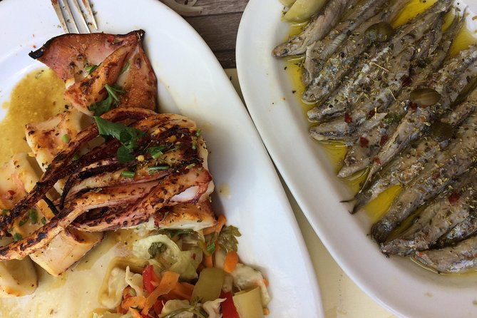 Santorini Food Tour: Fira Half-Day Small-Group Tour with Tastings - A tavern lunch with caldera views