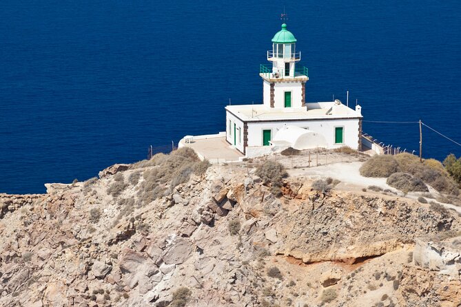 Santorini: Full Island Tour & Sunset with Local Guide & Pick-up - Guides, drivers, and the human side of the outing