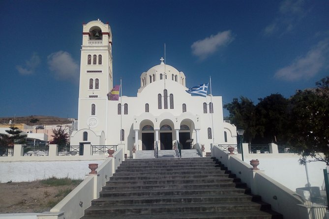 Santorini Highlights and Venetian Castles Small-Group Day Tour - Emporio’s best-preserved Venetian castle