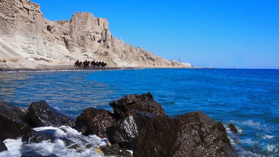 Santorini: Horseback Riding Tour on the Beach - The vineyard and local-path section