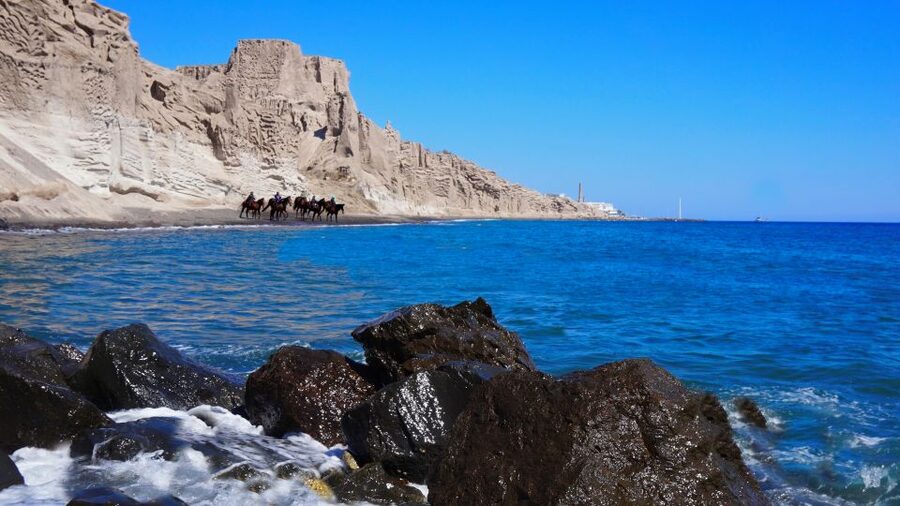 Santorini: Horseback Riding Tour on the Beach - Reaching the beach on horseback