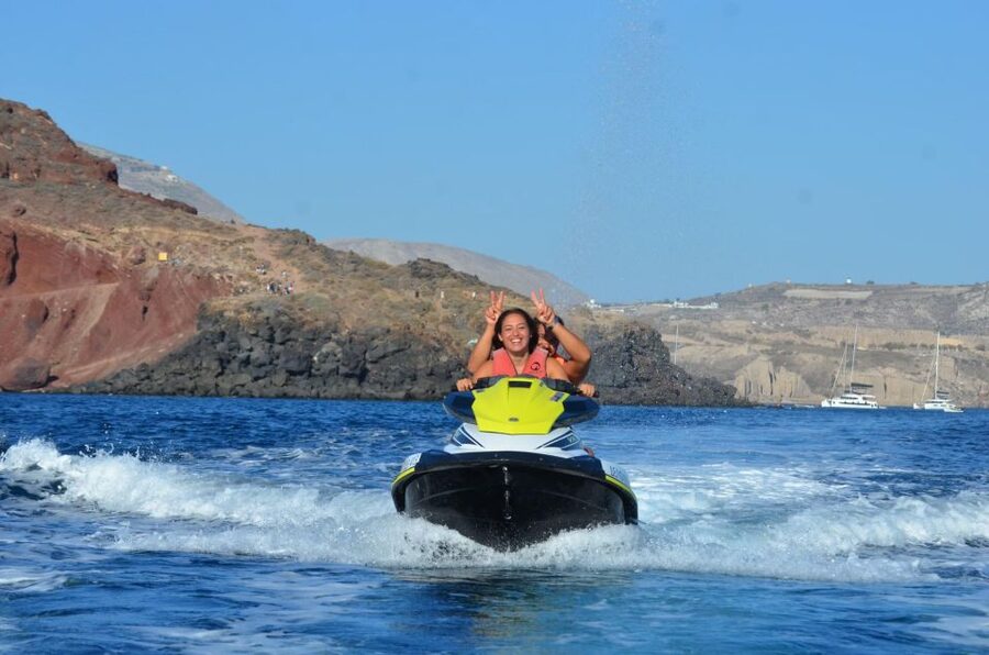 Santorini: Jet Ski Rental Perissa, Perivolos and St. George - What the strong customer response tells you