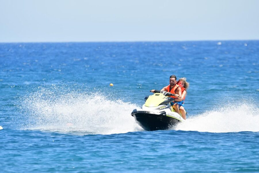 Santorini: Jet Ski Rental Perissa, Perivolos & St George - What happens during the 15-minute session