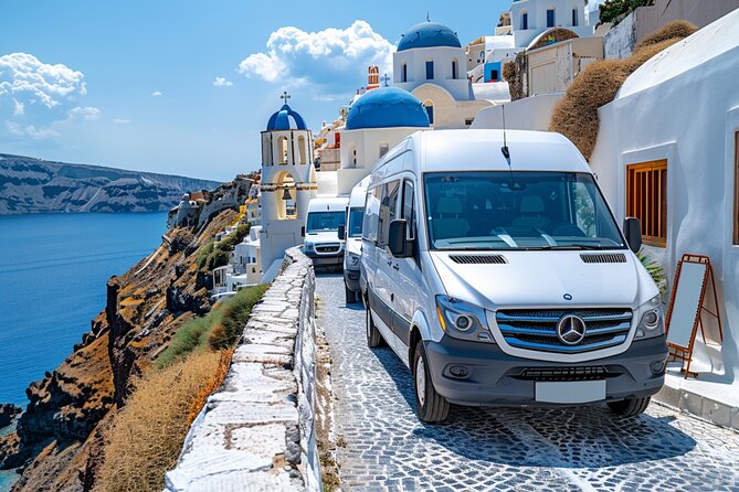 Santorini: Main Port Shared Shuttle - Bus to Hotels or Airport - Handling late ferries and port delays