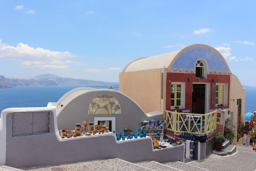 Santorini: Mesa Gonia, Pyrgos and Oia Tour - The August change near Pyrgos