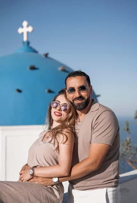 Santorini: Oia Private Couple Photoshoot with 35 Photos - Who will enjoy this private shoot most