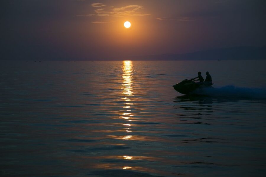 Santorini: Perivolos Beach Jet Ski Rental - Perivolos Beach gives the ride a proper Santorini setting