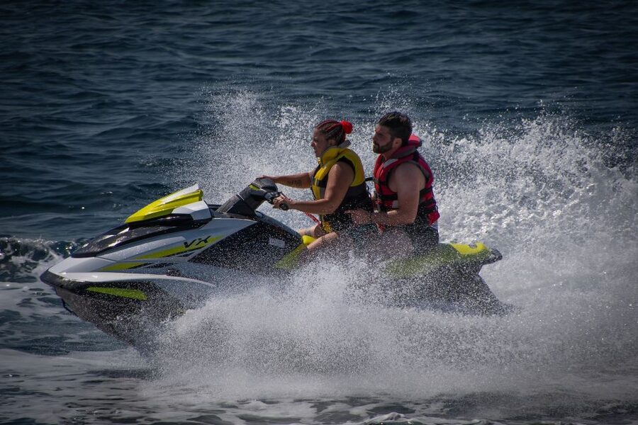Santorini: Perivolos Beach Jet Ski Rental - Twenty minutes of speed, spray, and open water