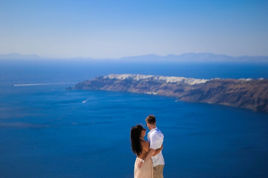 Santorini: Photo Shoot with a Private Vacation Photographer - What is not included