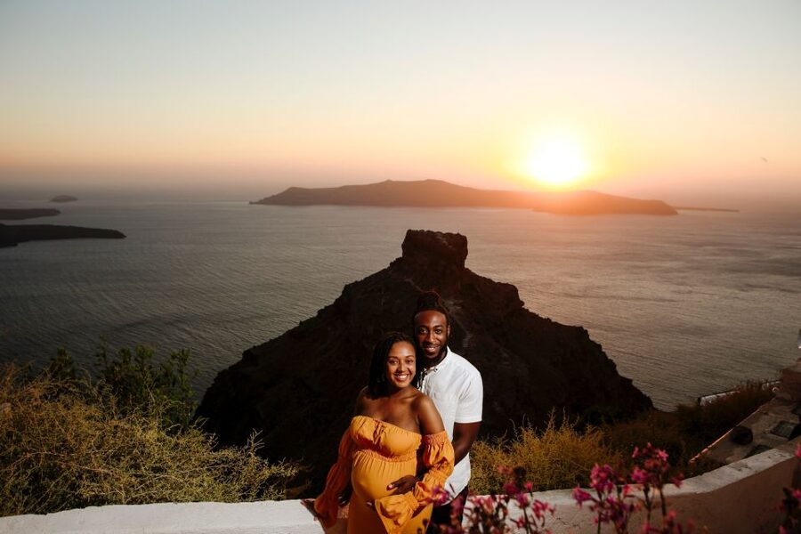 Santorini: Photo Shoot with a Private Vacation Photographer - The final gallery and photo value