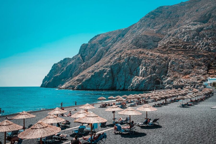 Santorini: Private Customizable Tour with Flexible Lenghts - Pyrgos and Oia offer two very different village stops