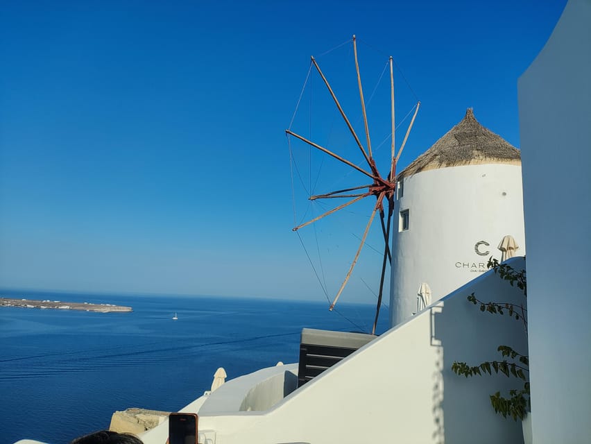 Santorini: Private Sightseeing Tour with Local Guide - Oia and the blue domes: the essential Santorini view