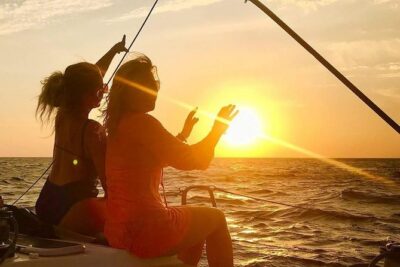 Santorini Private Sunset Sailing Tour with Dinner, Drinks &Transfer included
