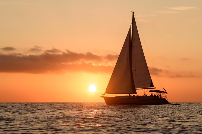 Santorini Private Sunset Sailing Tour with Dinner, Drinks &Transfer included - Sailing between the volcanoes at Palea Kameni