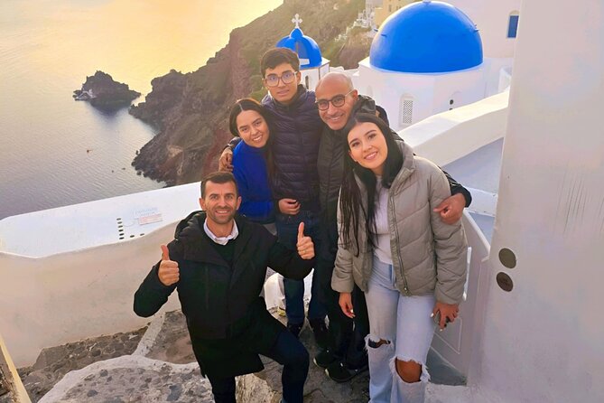 Santorini Private Tour Blue Domes - Oia for one focused hour