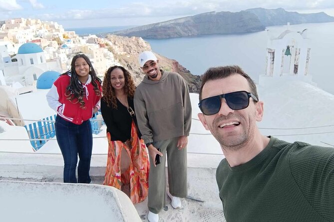 Santorini Private Tour Blue Domes - Red Beach and Akrotiri: volcanic color and ancient streets