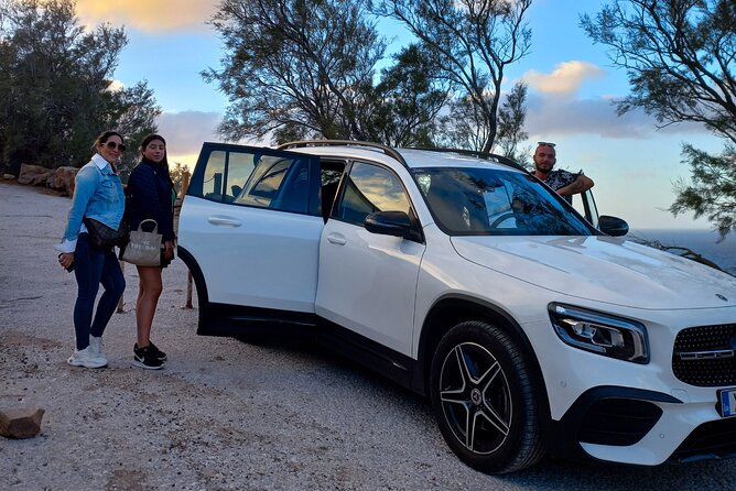 Santorini: Private Transfer from Airport/Port - Who should book this Santorini transfer?