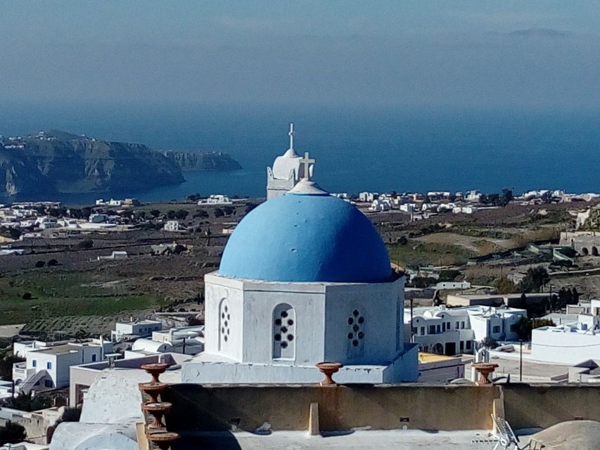 Santorini: Small-Group Highlights Tour of Venetian Castles - Oia: narrow lanes, cave homes, and the sunset