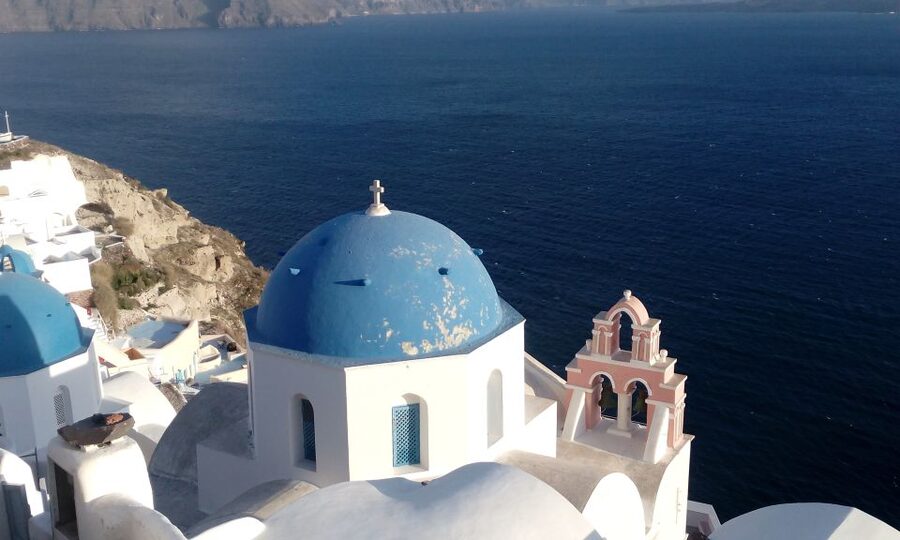 Santorini: Small-Group Highlights Tour of Venetian Castles - Pyrgos: your first climb and a wide island view