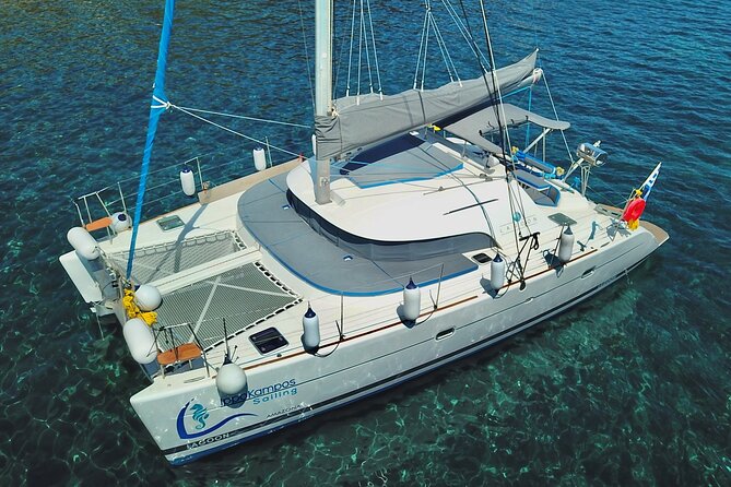 Santorini: Standard Small-Group Catamaran Cruise with Food/Drinks - The Caldera Crossing and Nea Kameni Hot Springs