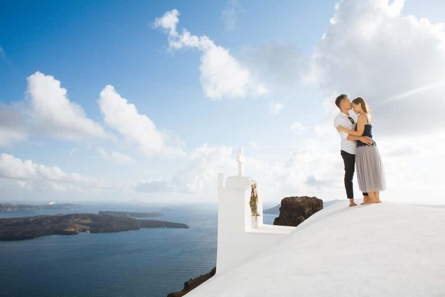 Santorini Unfiltered: Luxury Photoshoot with a Photographer - Oia Castle and the final 10 minutes
