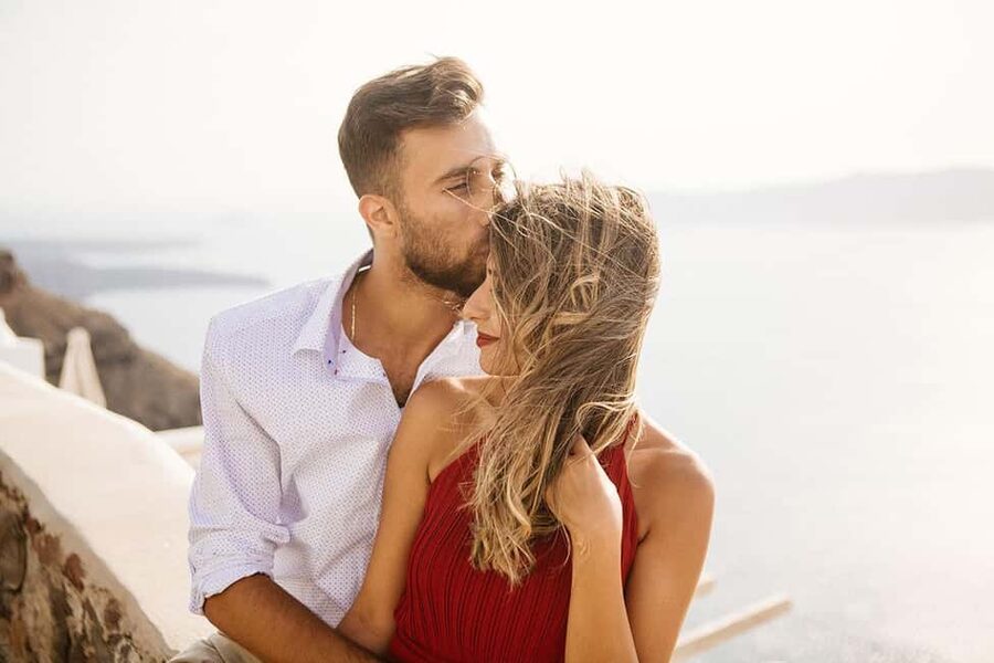Santorini Unfiltered: Luxury Photoshoot with a Photographer - Choosing between 30 minutes and one hour