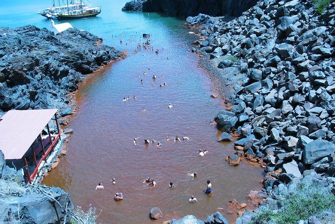 Santorini Volcanic Islands Cruise: Volcano, Hot Springs and Thirassia - Who will enjoy this day most