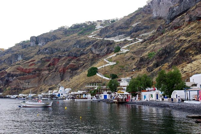 Santorini Volcanic Islands Cruise: Volcano,Hot Springs,Thirassia and Oia Sunset - The Oia Sunset: Beautiful, Crowded, and Not a Sunset Cruise