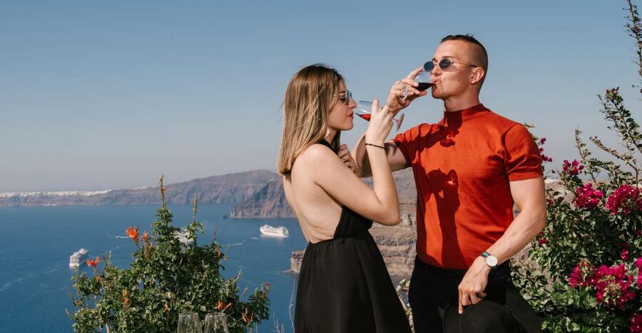 Santorini: Wine Tasting Tour to 3 Wineries with Transfer - Key points at a glance