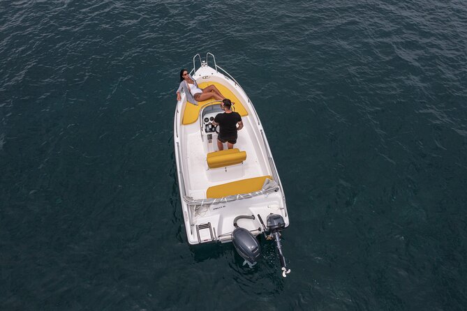 Self-Drive License-Free Boat Rental in Santorini from Vlichada - Why this boat trip feels different from a standard cruise
