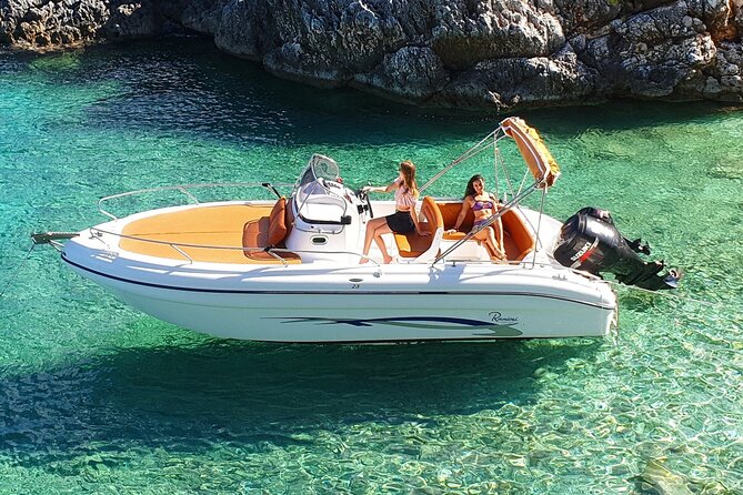 Shipwreck and Blue Caves- 8m Private Boat Tour (up to 11pax) - Why a private boat makes sense in Zakynthos