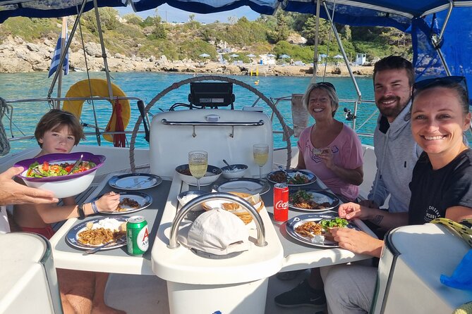 Single day Sail boat cruise with swimming, snorkeling, drinks and lunch - Beer, wine, water, and a slow afternoon