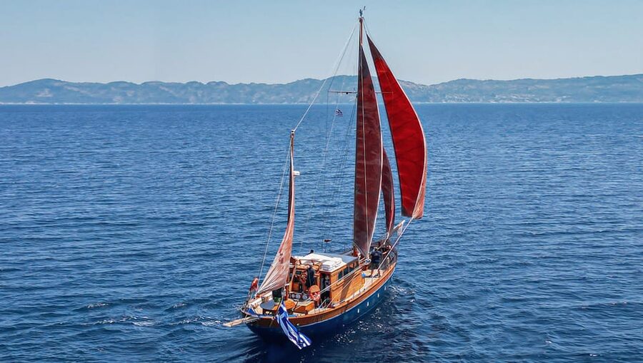 Skiathos: Wooden Sailboat Full- or Half-Day Trip with Meal - The food, music, and onboard atmosphere