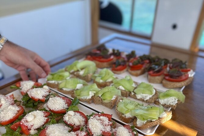 Small Group Kaiki Cruise & Greek Gastronomy Experience - Why the small group makes a difference