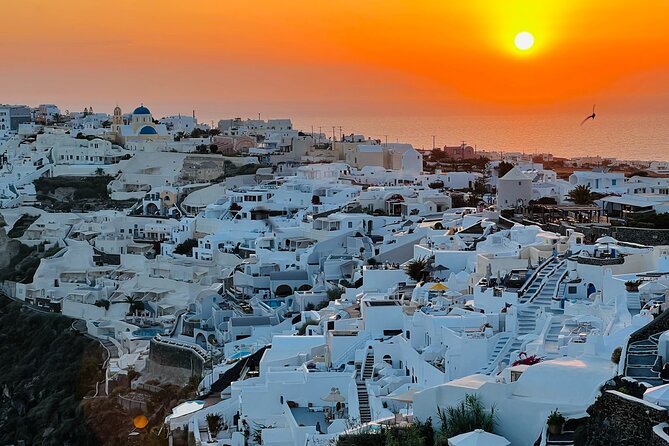 Small Group Sightseeing Tour: All Santorini’s Treasures - Oia in a carefully timed half hour