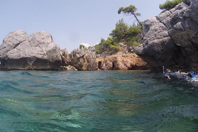 Snorkeling trip - The briefing and equipment setup