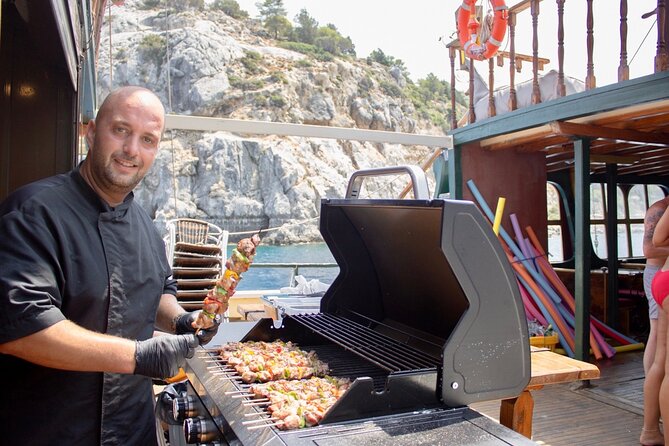 Sun & Sea 6 Hour All Inclusive Swimming Cruise with Greek BBQ & Unlimited Drinks - Music, mood, and the social side