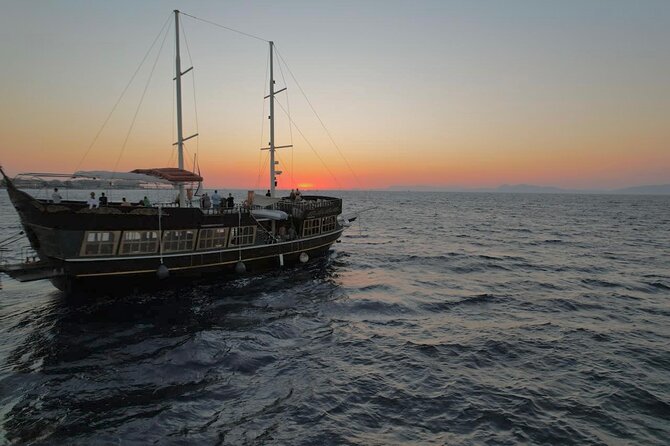 Sunset Cruise with Greek BBQ & Unlimited Aperol Spritz, Beer Wine - Boat comfort, group size, and the honest drawbacks