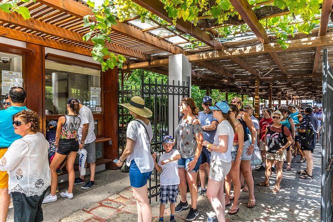 The Palace of Knossos with Skip-the-Line Ticket - The value of skip-the-line access