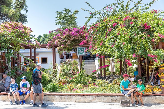 The Palace of Knossos with Skip-the-Line Ticket - Group size, headsets, and the feel of the tour