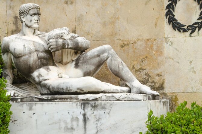 Thermopylae and Delphi Private Full-Day Tour from Athens - The road to Delphi and a traditional lunch