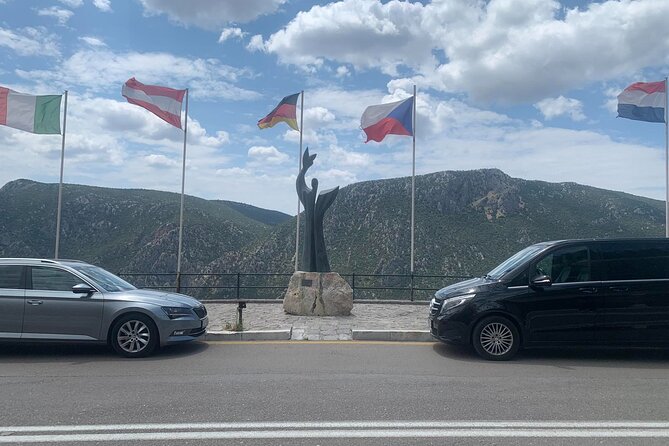 Thermopylae and Delphi Private Full-Day Tour from Athens - A short stop in Arachova