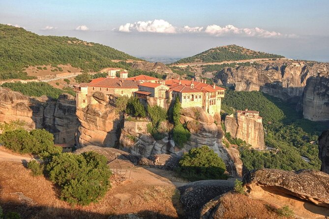 Thermopylae, Meteora and Delphi Private Full Day Tour - Distomo and the final Greek taverna meal